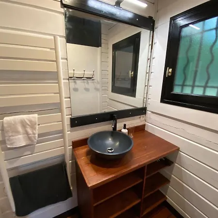 En Bois Sur Grand Parc Arbore Proche De L Ocean