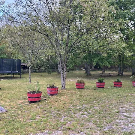 En Bois Sur Grand Parc Arbore Proche De L Ocean بيت للعطل