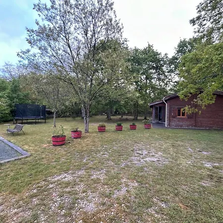 En Bois Sur Grand Parc Arbore Proche De L Ocean بيت للعطل فيندايز - مونتاليفت